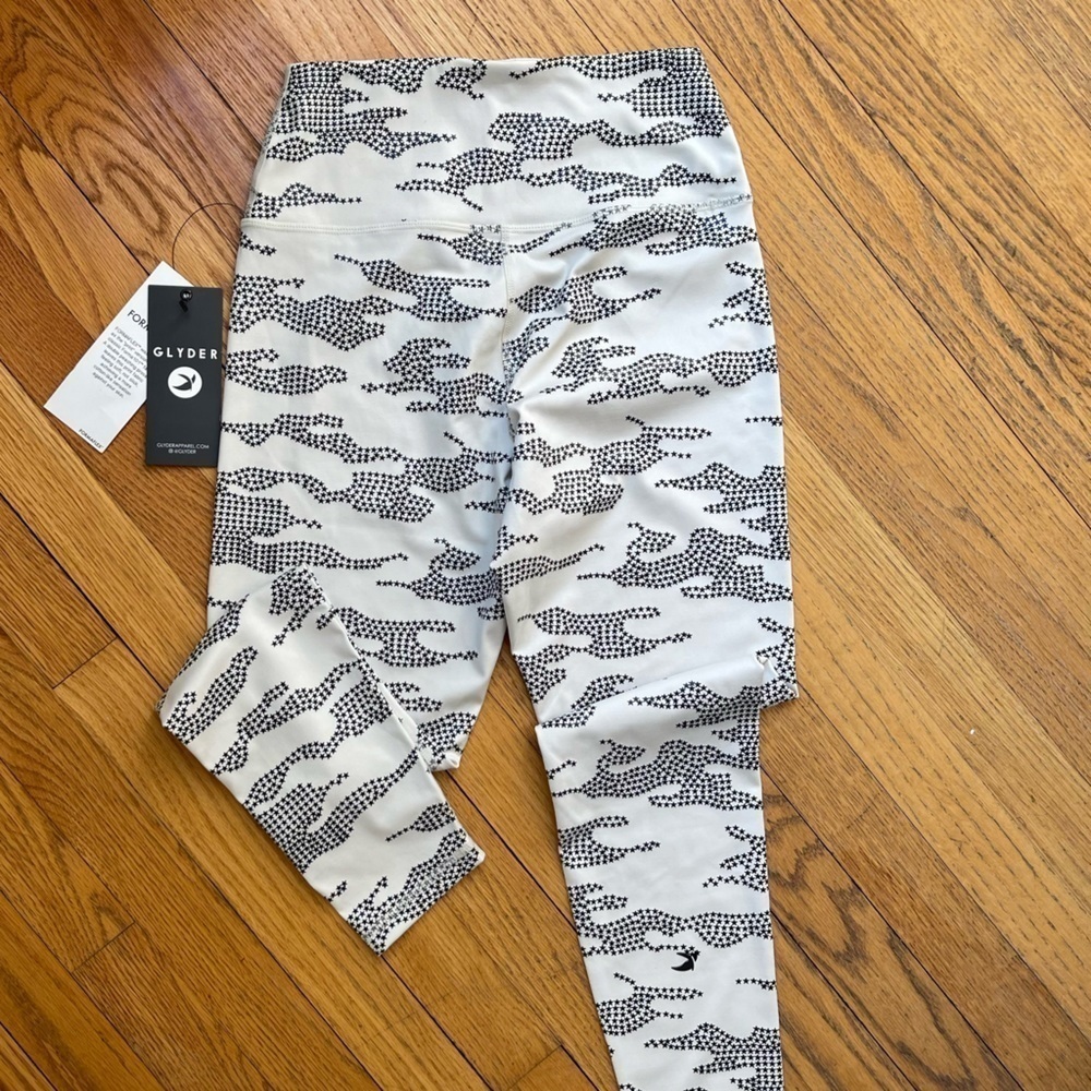 NEW Glyder High Power Legging Cream Black Star Camo Size Small NWT